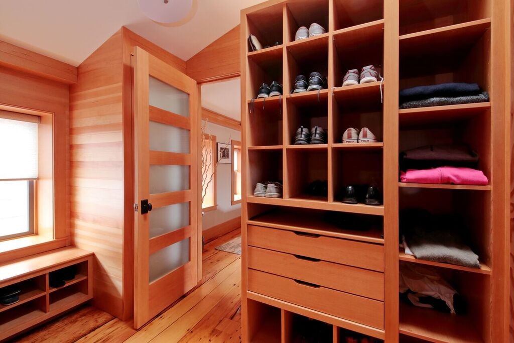 Brady closetunspecified Brady closetunspecified